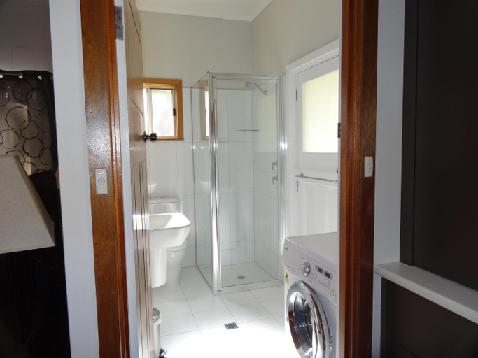 Bathroom 3, Mapperley Bed and Breakfast, Tatiara
