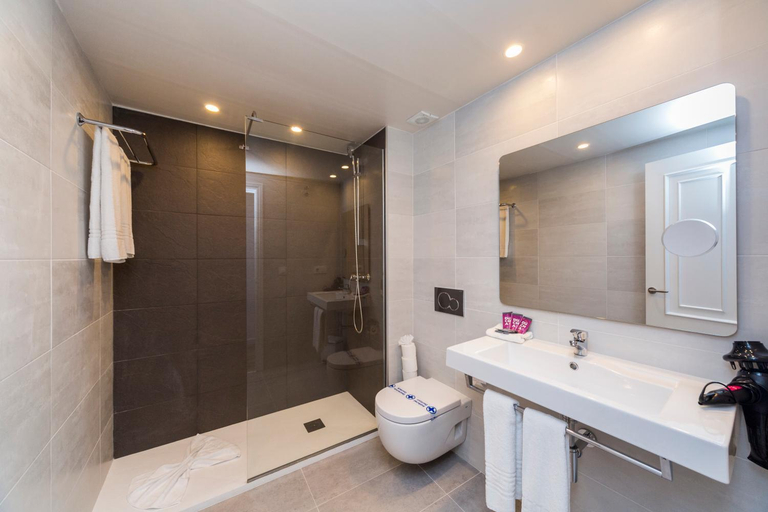 Bathroom 5, Floramar, Baleares