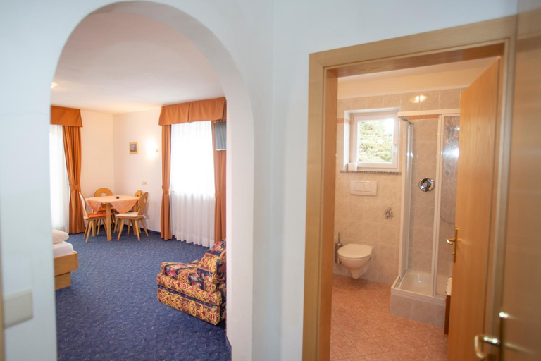 Bedroom, Gasthof St. Ulrich, Bolzano