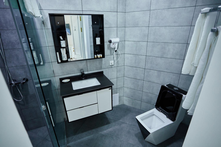 Bathroom 2, Royal Hotel Samarkand, Samarkand