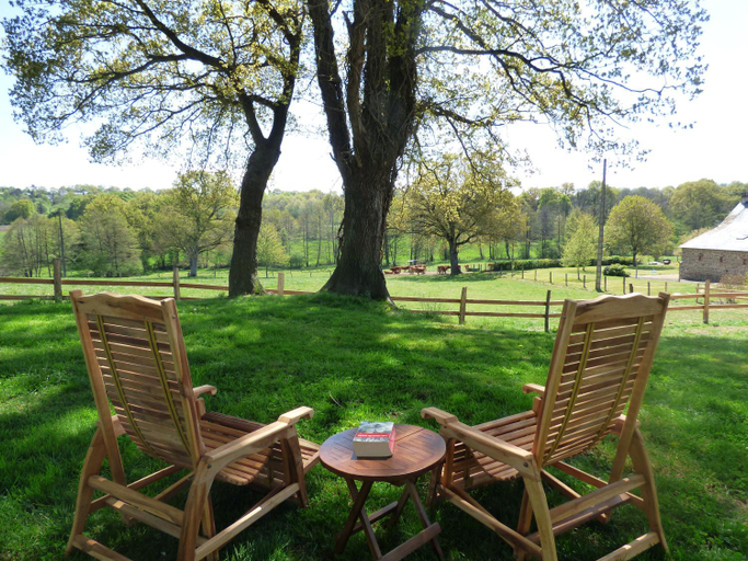 Others 5, le Vallon des 5 Roses, Mayenne