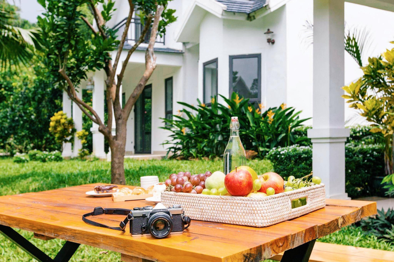 Food & Drinks, Villa view hồ, bể bơi chung cách Hà Nội 40km, Ba Vi