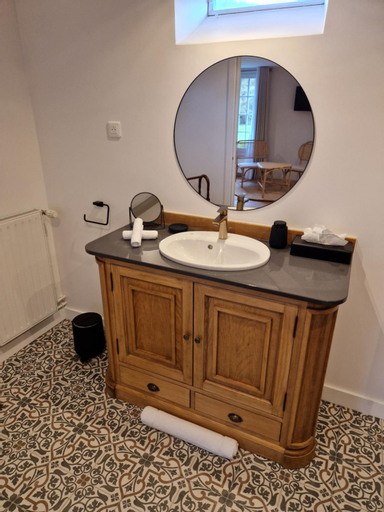 Bathroom 8