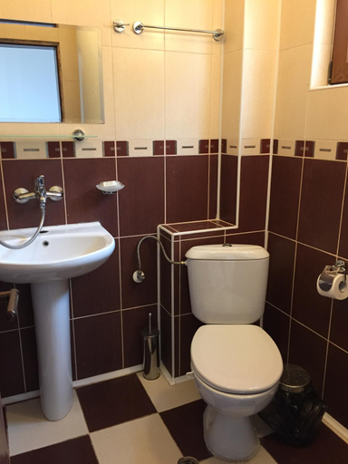 Bathroom 3, Complex Terazini, Byala