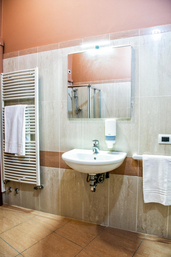 Bathroom 3, CallMe Crema - Struttura in centro storico, Cremona