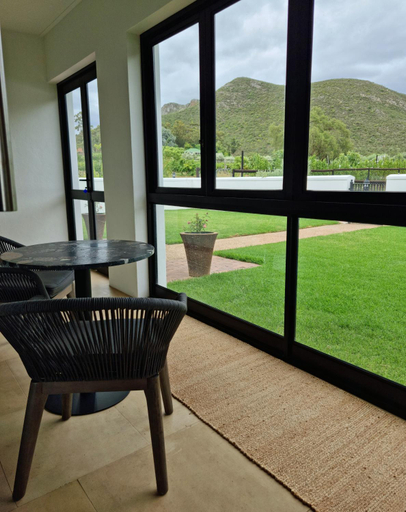 Others 3, Klawerjas, Cape Winelands