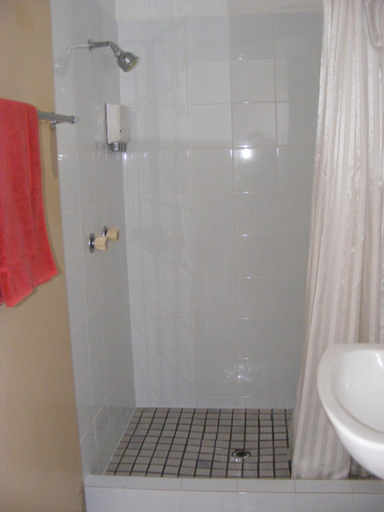 Bathroom 4, Motel Lodge, Rockhampton