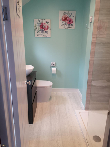 Bathroom 3, The Phoenix Guest House, North Yorkshire