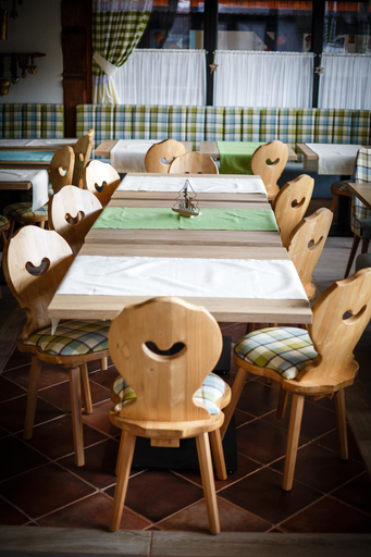 Food & Drinks 5, Colt de Austria, Campulung Moldovenesc