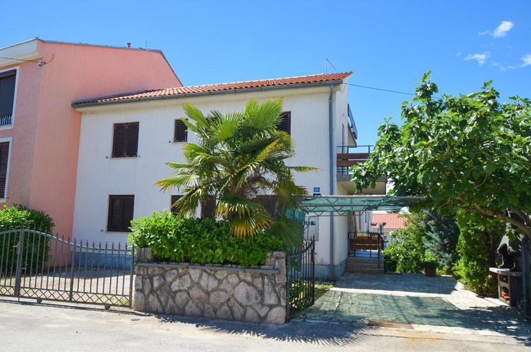 Others 4, Apartments Vera, Malinska-Dubašnica