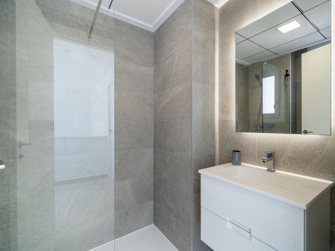 Bathroom 3, Elegant Home with Pool, Alicante
