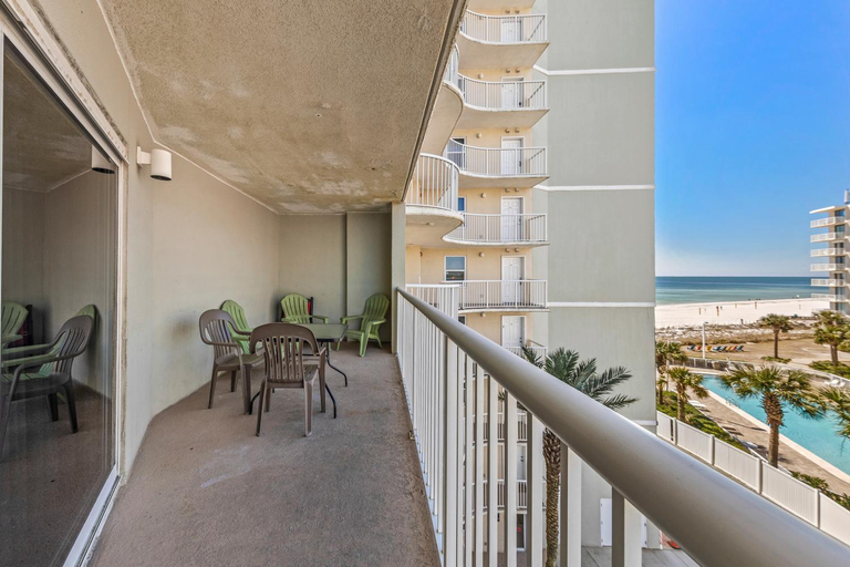 Others 4, Tradewinds Unit 406, Baldwin