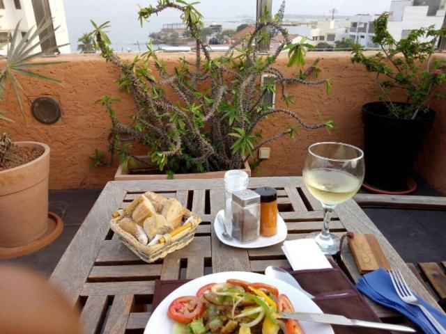 Food & Drinks 4, Hotel Le Djoloff, Dakar