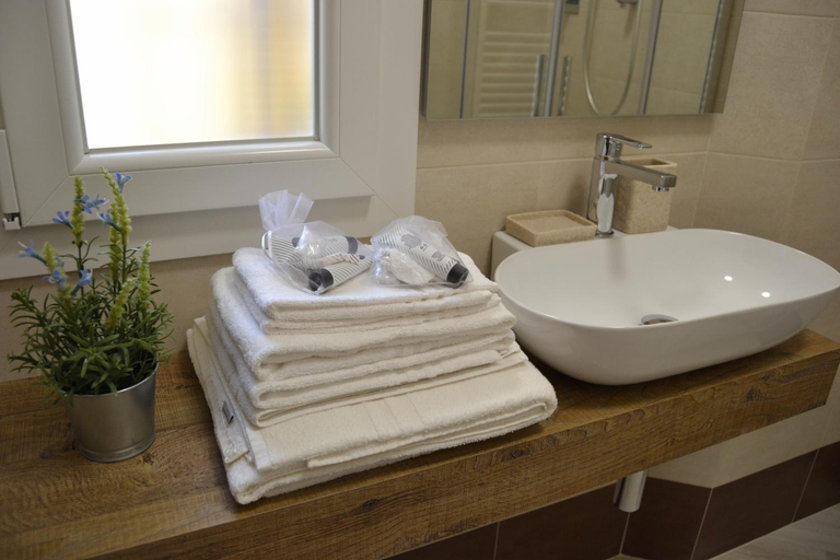 Bathroom 2, Palazzo Liberty BnB, Bologna