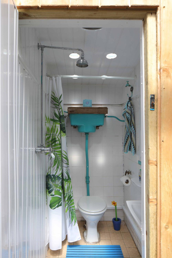 Bathroom 3, The Bake House, Swansea