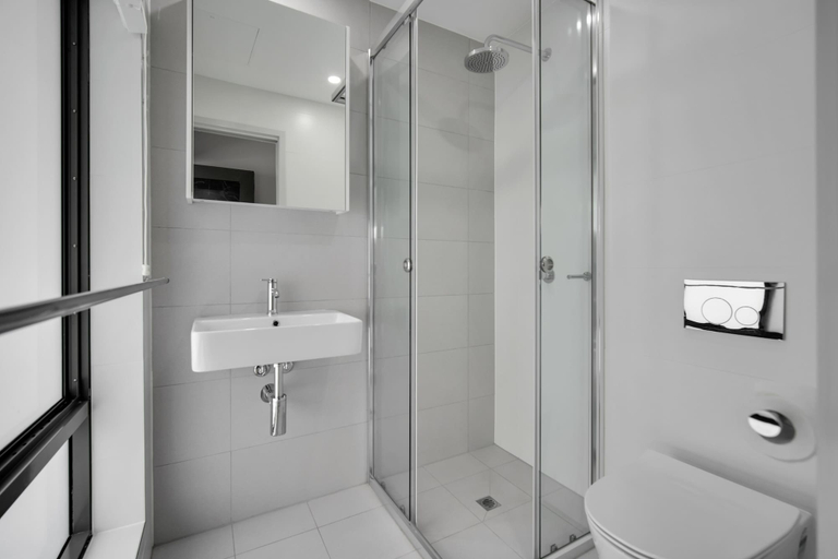 Bathroom 4, Belmoral Corporate Suites, South Townsville