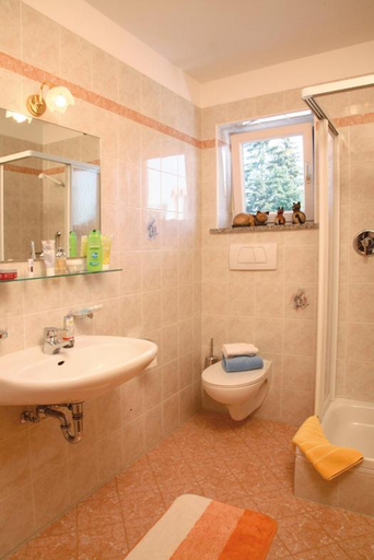 Bathroom, Gasthof St. Ulrich, Bolzano