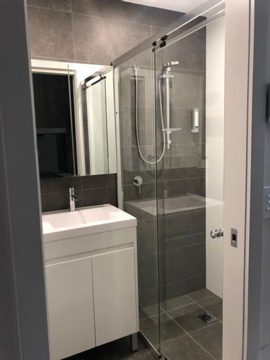 Bathroom 10