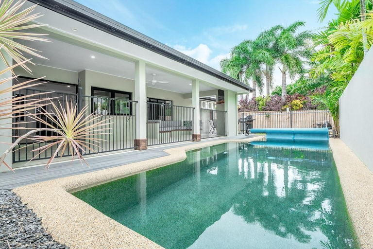 Sport & Beauty 2, Kewarra Beach King Bed 4BR House; Pool, BBQ, Pets, Cairns