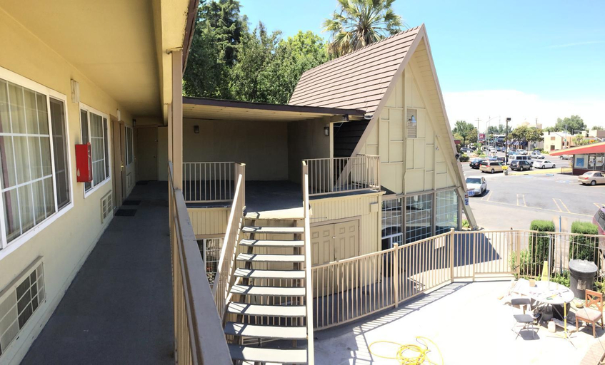 Others 5, Discovery Inn, Stanislaus