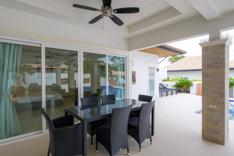 Dining Room 16