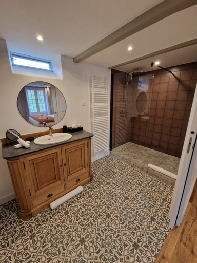 Bathroom 9