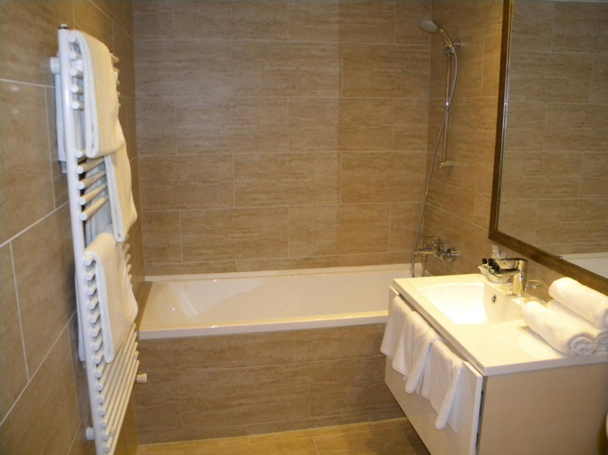 Bathroom 5, Bukkos Hotel & Spa, Szentendre