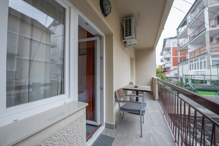 Others 5, Apartmani Maximilian, Belgrade