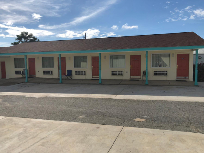 Others 5, Budget Inn, Seminole