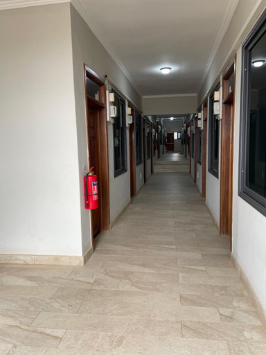 Others 5, Spacious Short Stay Wi-Fi Fully Private Amenities Generator Own Kitchenette Oyibi in Greater Accra H, Tema