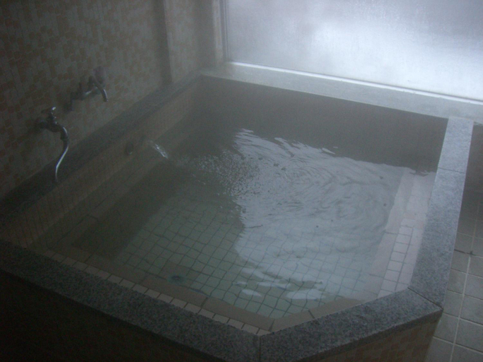 Bathroom, Yonagoya, Kami