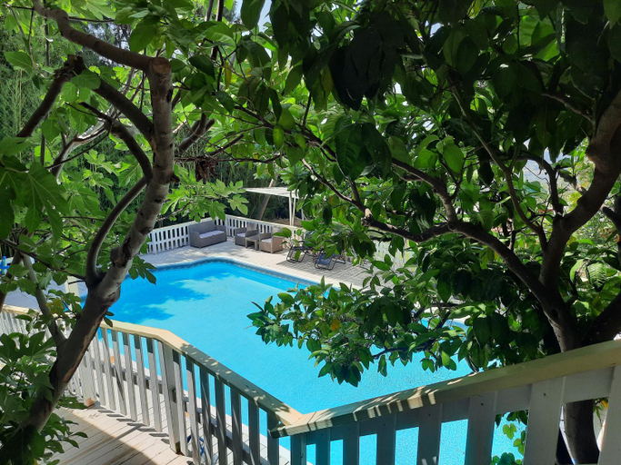 Others 2, Ha'Seuda Ha'Achrona Suites
