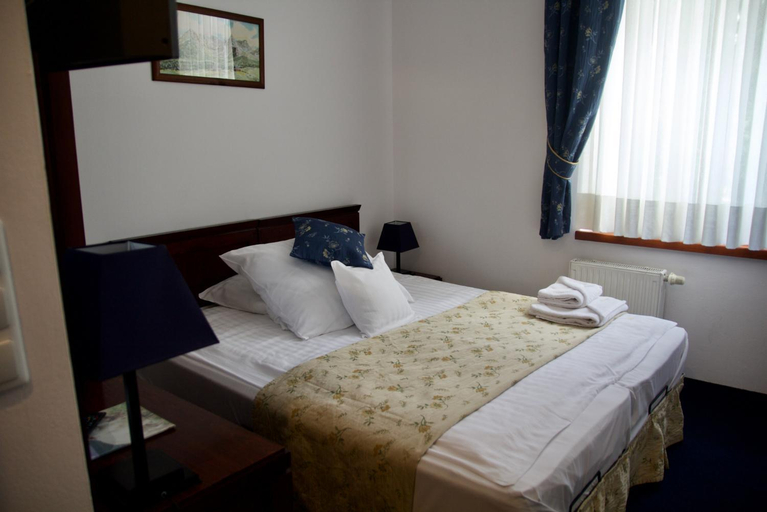 Bedroom 2, Hotel Patria Zakopane Centrum, Tatra