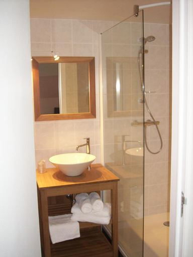 Bathroom 12