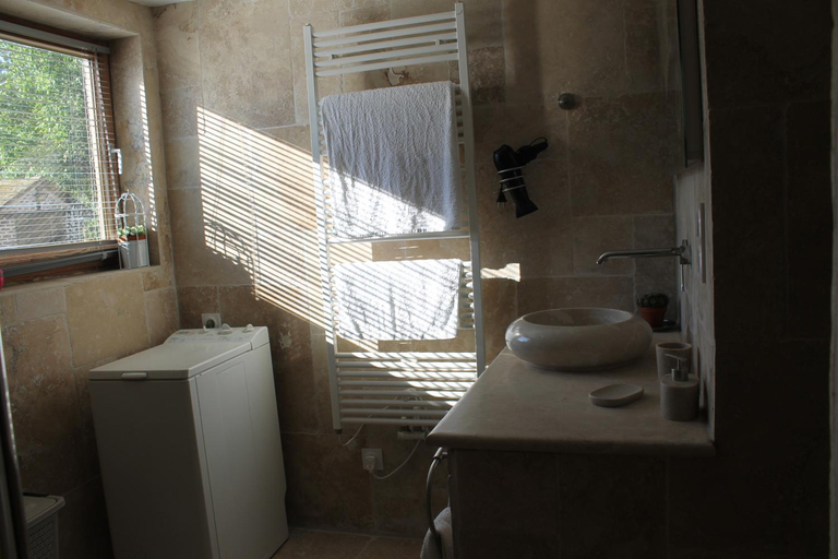 Bathroom 4, La Petite Ferme du Marais, Saône-et-Loire