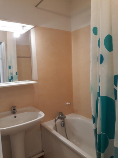 Bathroom 4, Residence les Alcyons, Gironde