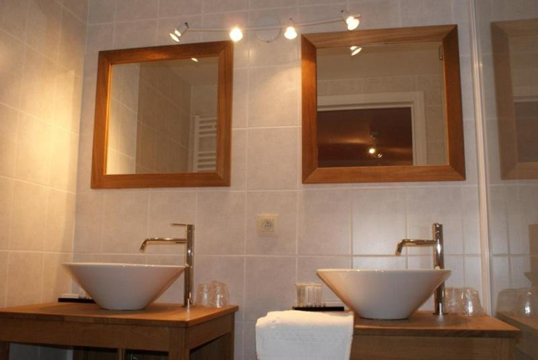 Bathroom 11