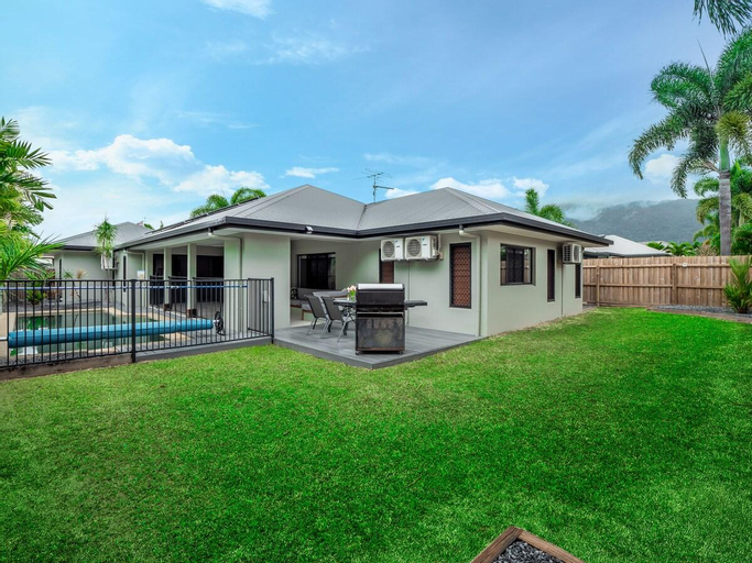 Kewarra Beach King Bed 4BR House; Pool, BBQ, Pets, Cairns