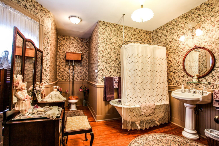 Bathroom 4, Hollerstown Hill Bed and Breakfast, Frederick