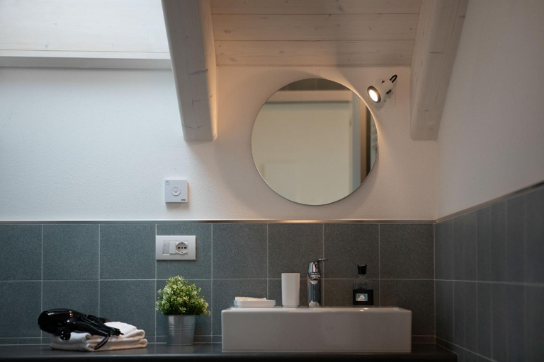 Bathroom 3, Villa Brunelli, Trento