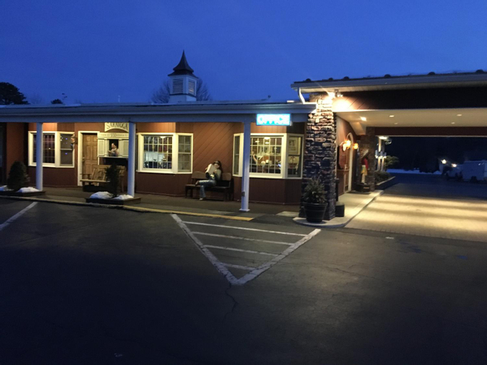 Landmark Motor Inn, Saratoga