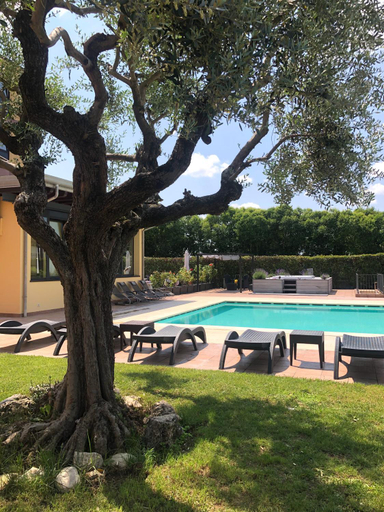 Others 3, Hotel La Rocca, Verona