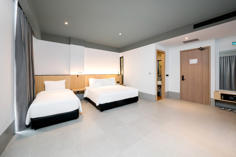 Ando Hotel Batam - Tap to explore photos