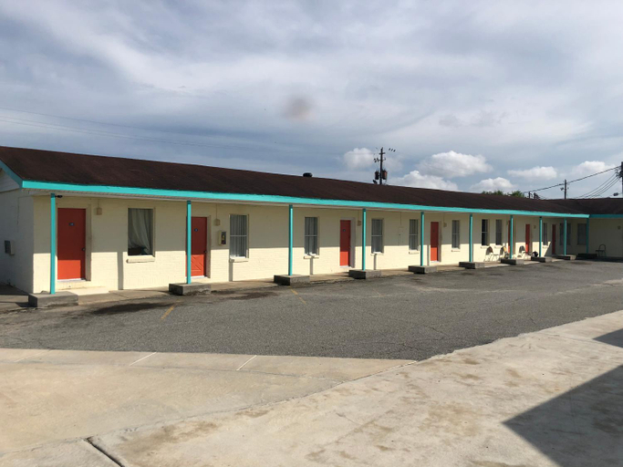 Others 4, Budget Inn, Seminole