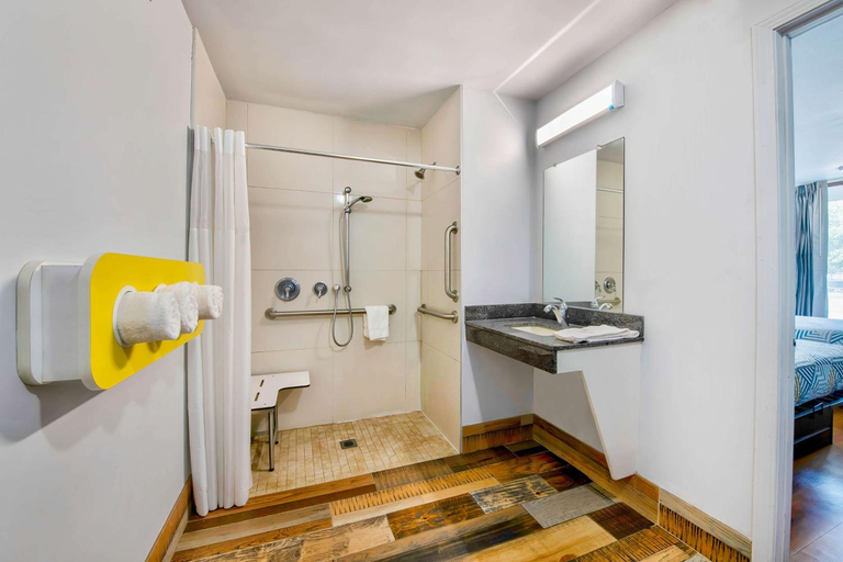 Bathroom, Motel 6 Conyers, Ga, Rockdale