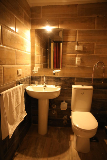 Bathroom 22