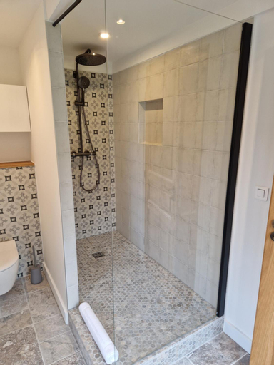 Bathroom 7