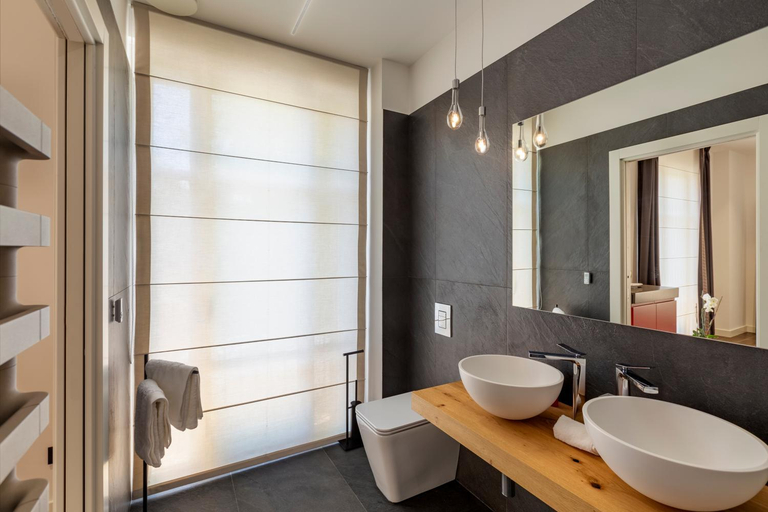 Bathroom 4, Qui Vicino boutique rooms and suites, Trapani