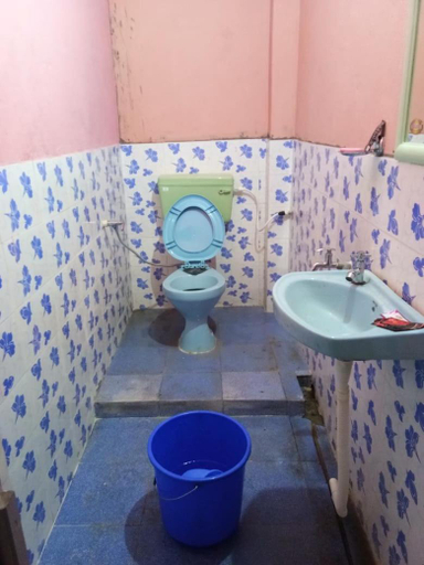 Bathroom 3, Vamoose Anugraha, Darjiling