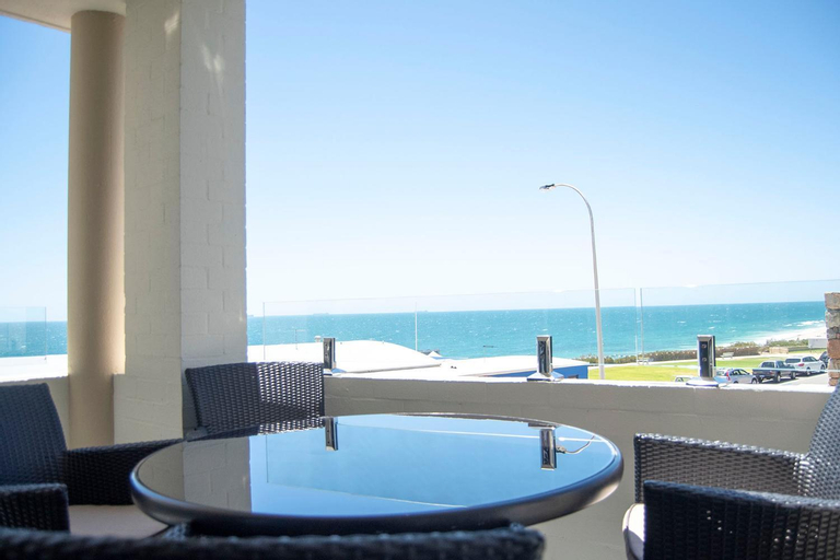 Exterior & Views 4, Cottesloe Beach View Apartments #7, Cottesloe